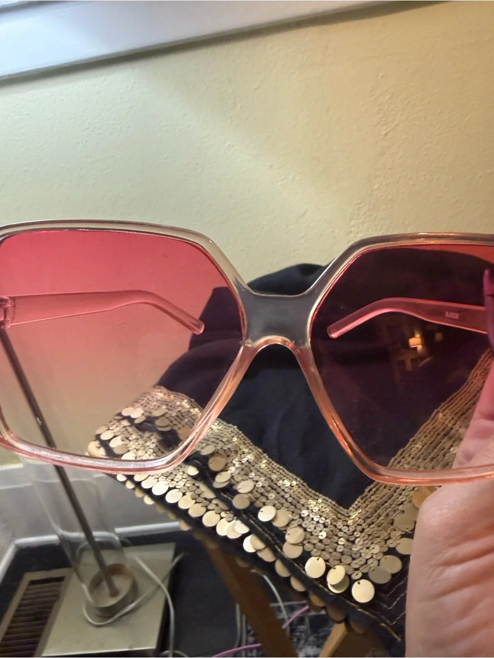 Women's Round Metal Frame Sunglasses in Rose Gold